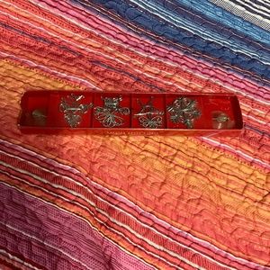 Hanging photo or card holder holiday design. H268